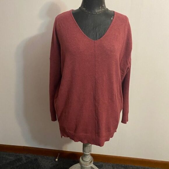 Dreamers Knit V-Neck sweater, size M/L - Picture 1 of 3